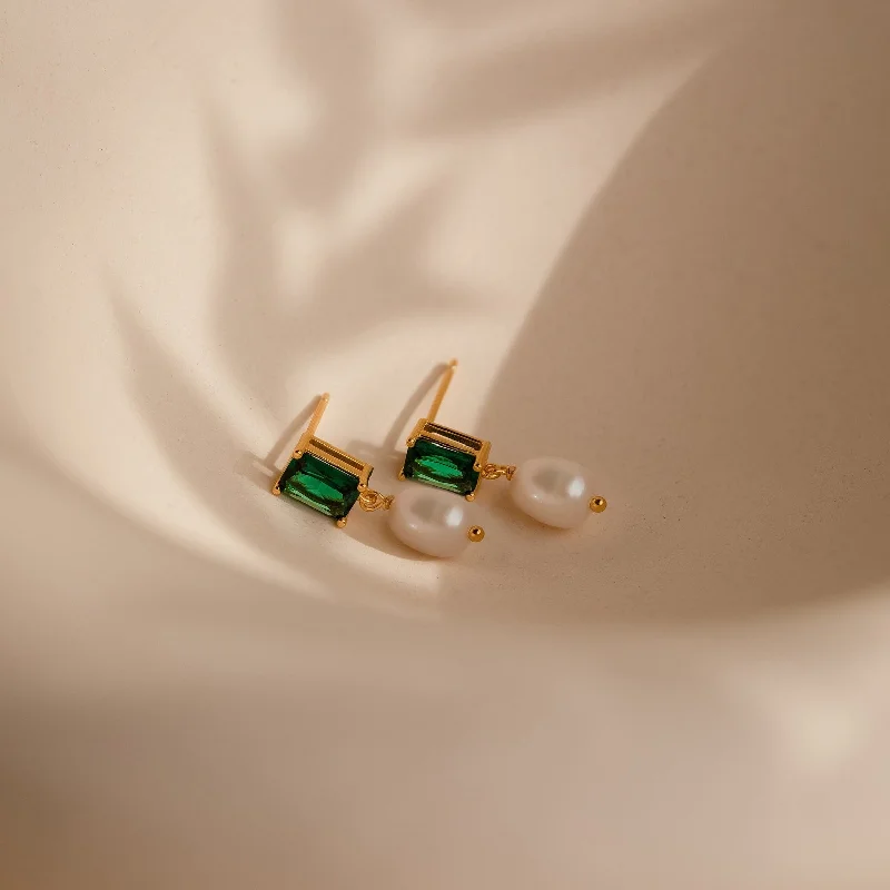 Women’s vintage drop earrings-Emerald Pearl Drop Earrings