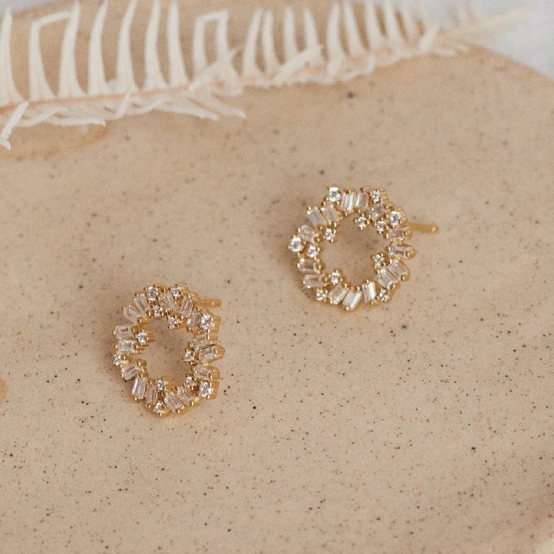 Women’s fashion earrings-Reina Cluster Studs