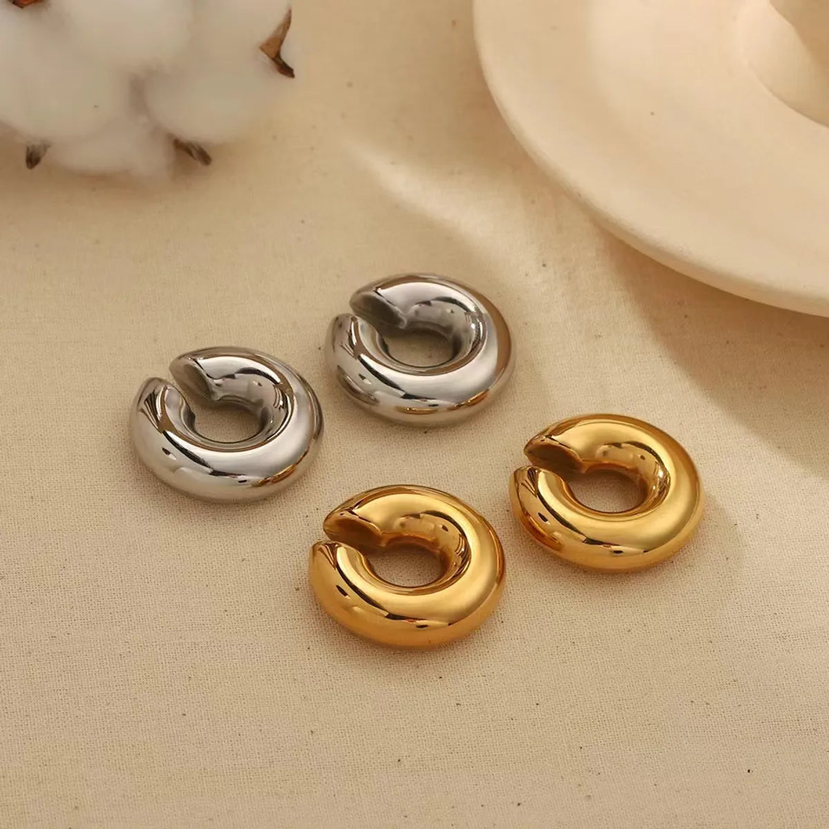 Women’s white gold earrings-1 Piece Simple Style Solid Color Plating Stainless Steel Gold Plated Ear Cuffs