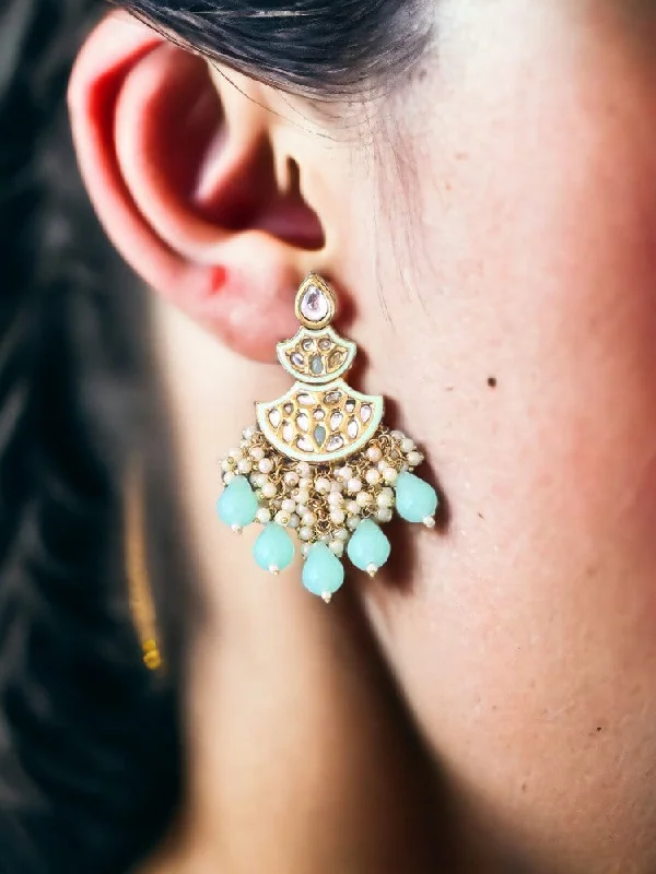 Women’s gold hoop earrings-Mint Jagrati Chaandbalis