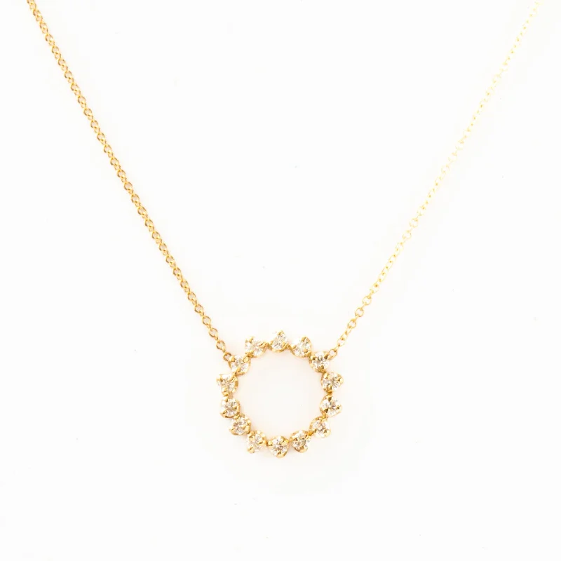 Women’s delicate necklaces-Prong Diamond Circle Necklace