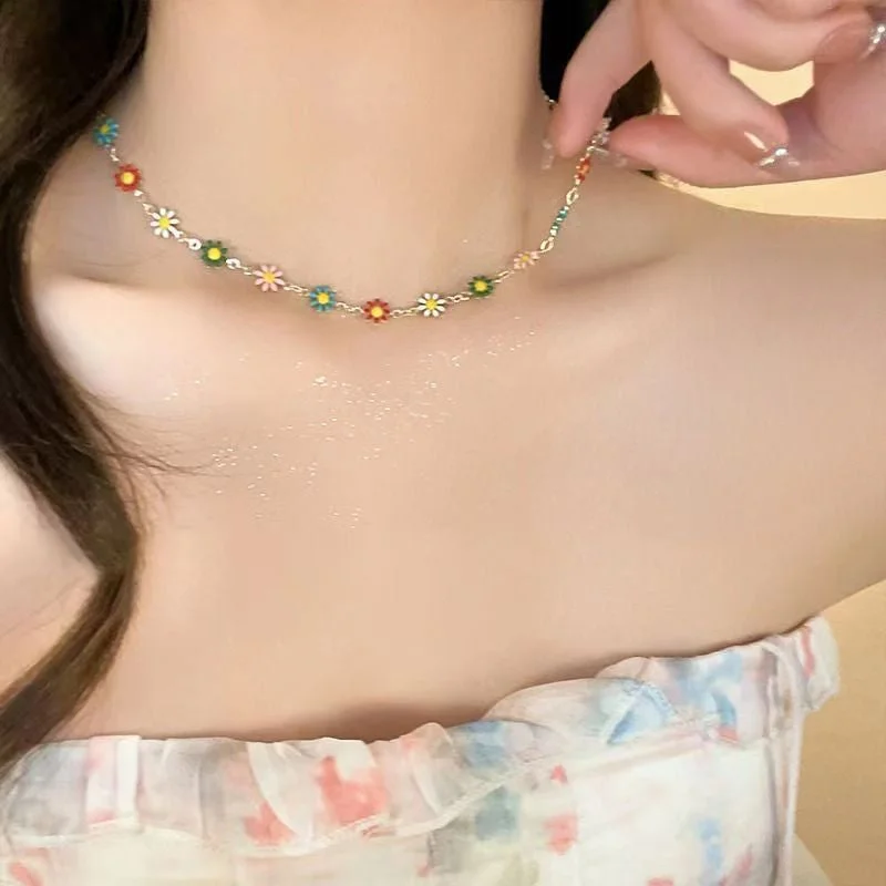 Colorful Daisy Necklace