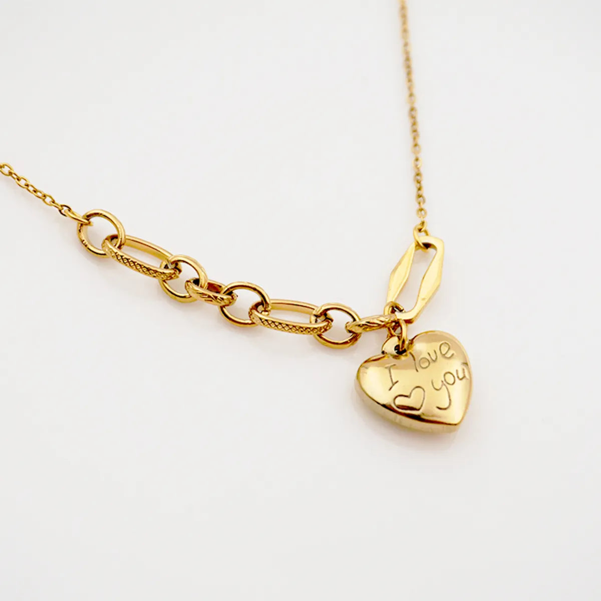 Women’s pearl pendant necklaces-Titanium Steel Gold Plated Simple Style Heart Shape Sweater Chain Necklace