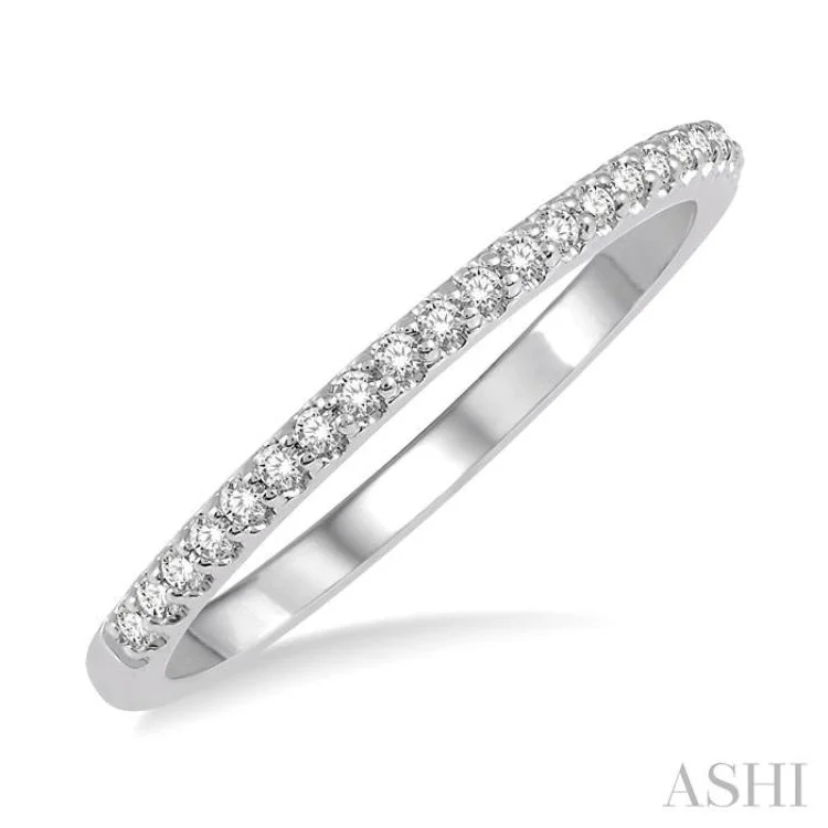 1/10 Ctw Round Cut Diamond Wedding Band in 14K white Gold