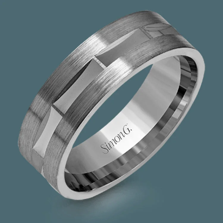 Presenting a minimalistic yet striking design, this elegant white gold men's wedding band features a sleek, polished appearance that will hold up to the test of time.