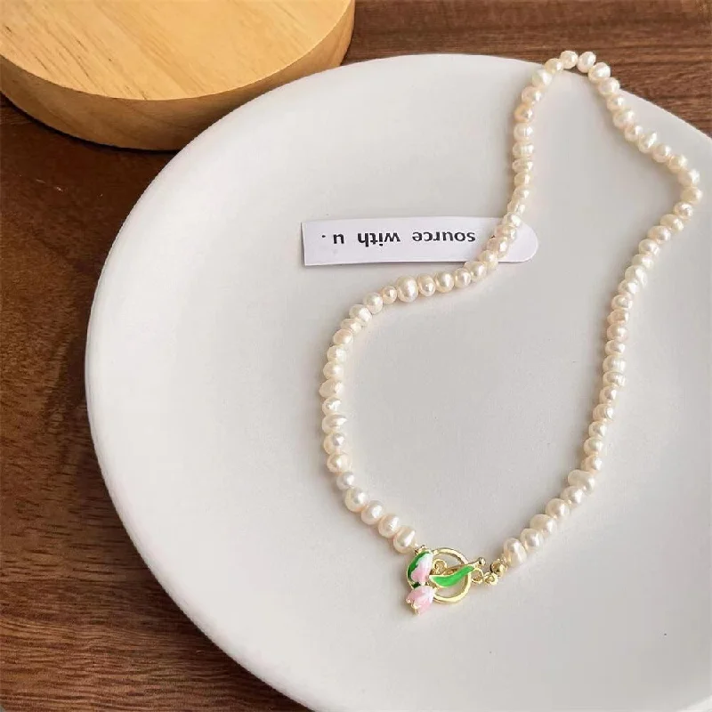 Tulip Pearl Necklace