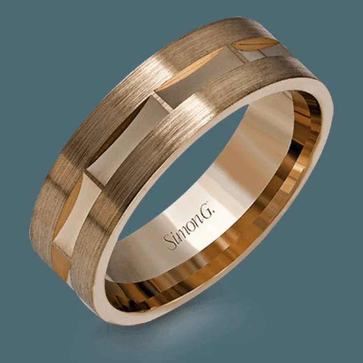 Presenting a minimalistic yet striking design, this elegant white gold men's wedding band features a sleek, polished appearance that will hold up to the test of time.