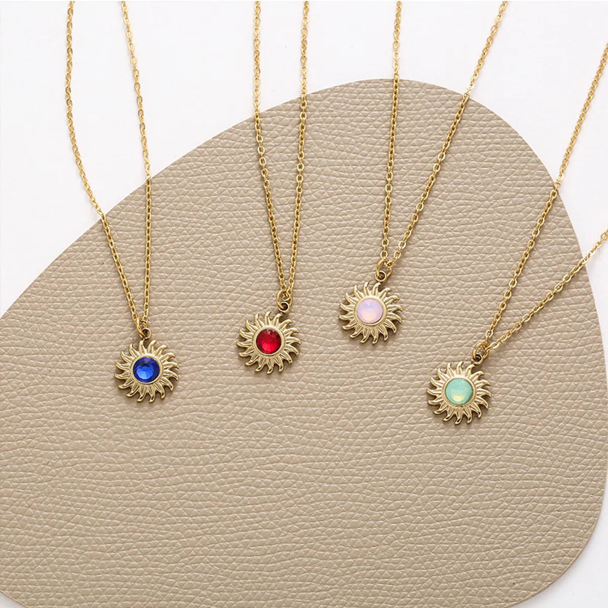 Women’s vintage gold necklaces-Retro Sun Stainless Steel Inlay Artificial Gemstones Pendant Necklace 1 Piece