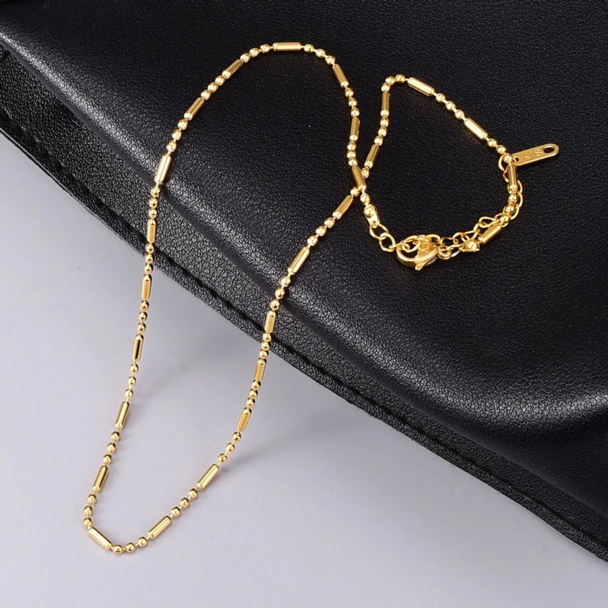 Women’s rose gold necklaces-Simple Style Solid Color Titanium Steel Gold Plated Necklace In Bulk