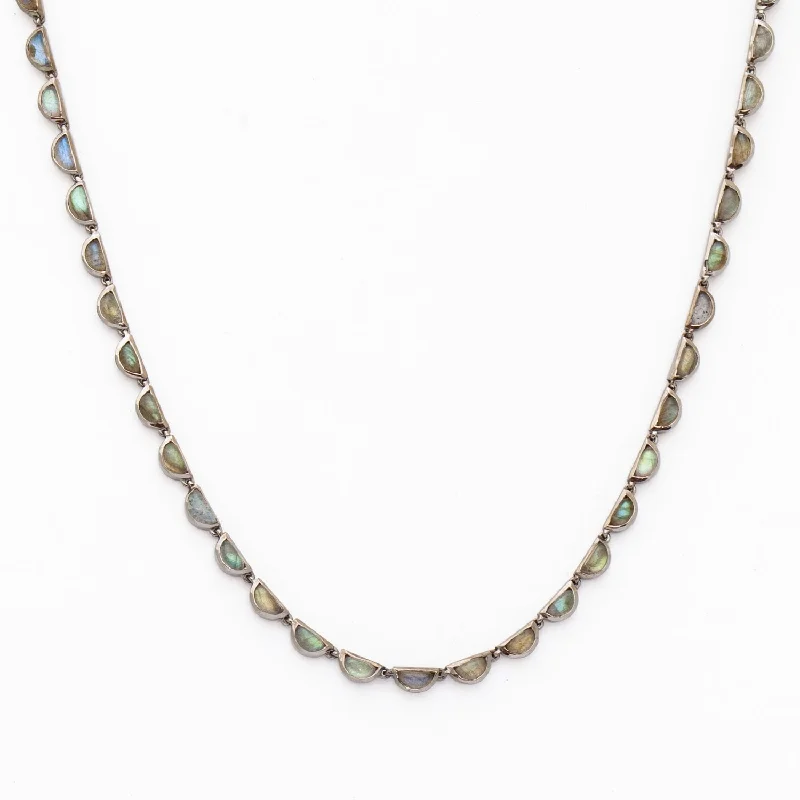 Women’s sapphire necklaces-Labradorite Small Scallop Riviere Necklace