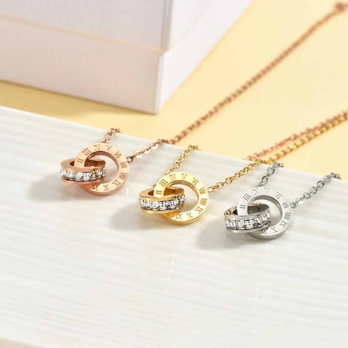 Women’s geometric necklaces-Titanium Steel Elegant Circle Plating Inlay Zircon Pendant Necklace