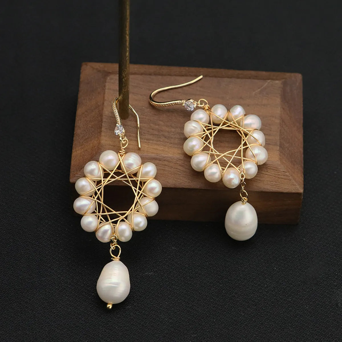 Carved Circle Pearl Earrings